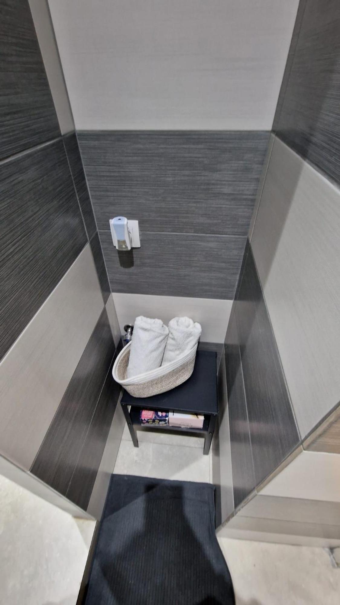 Apartment Flora - Late Check-Out At Noon 12 O Clock For Free Bratislava Extérieur photo