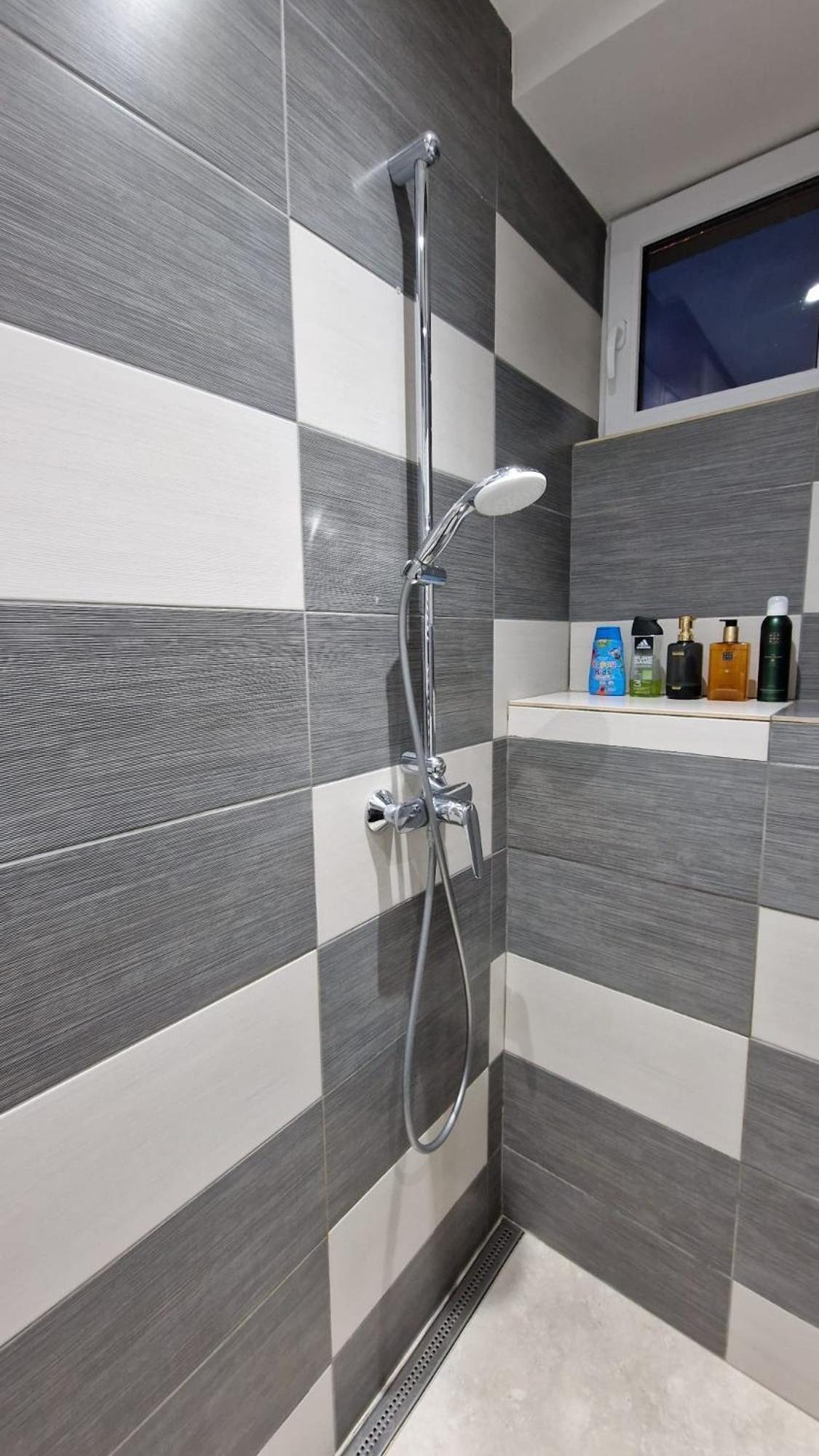 Apartment Flora - Late Check-Out At Noon 12 O Clock For Free Bratislava Extérieur photo
