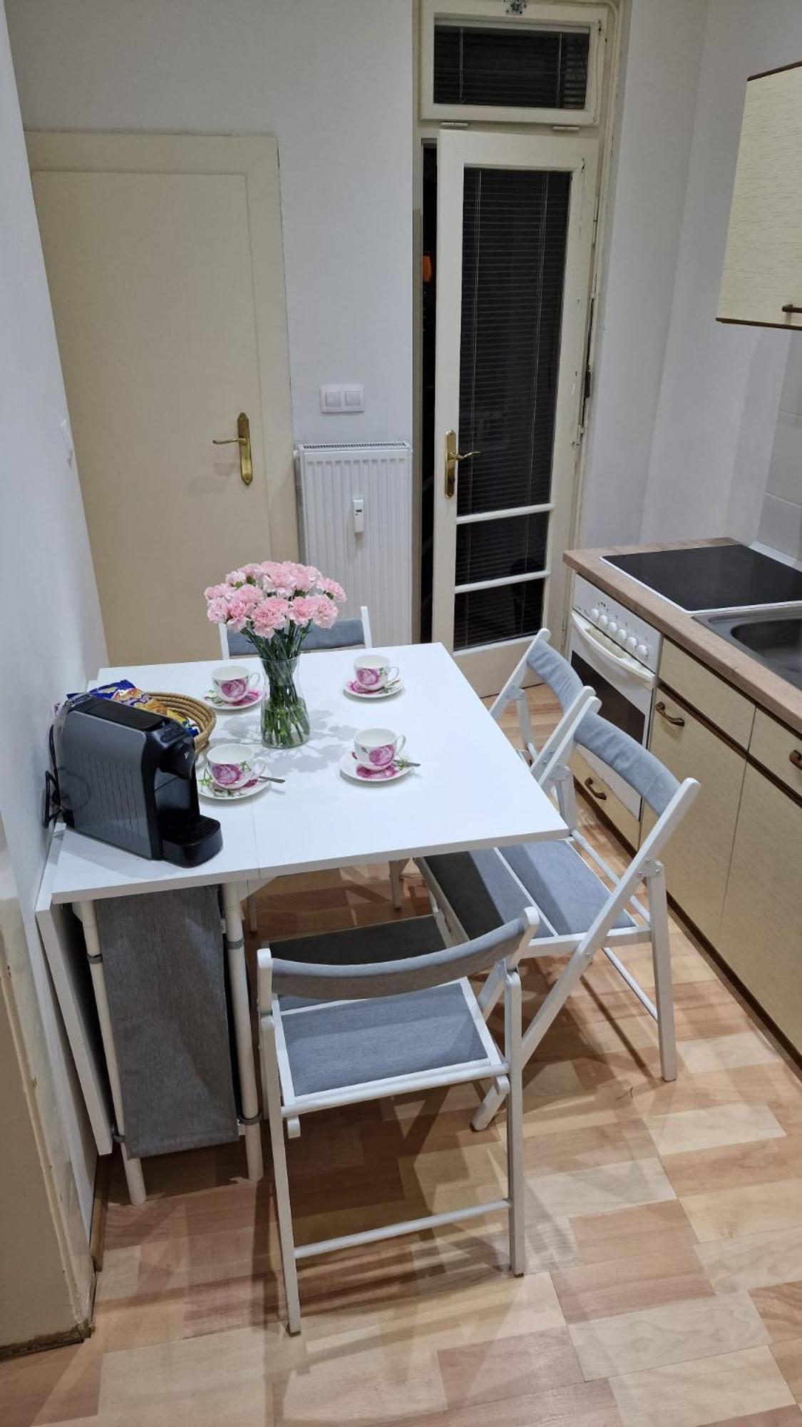 Apartment Flora - Late Check-Out At Noon 12 O Clock For Free Bratislava Extérieur photo