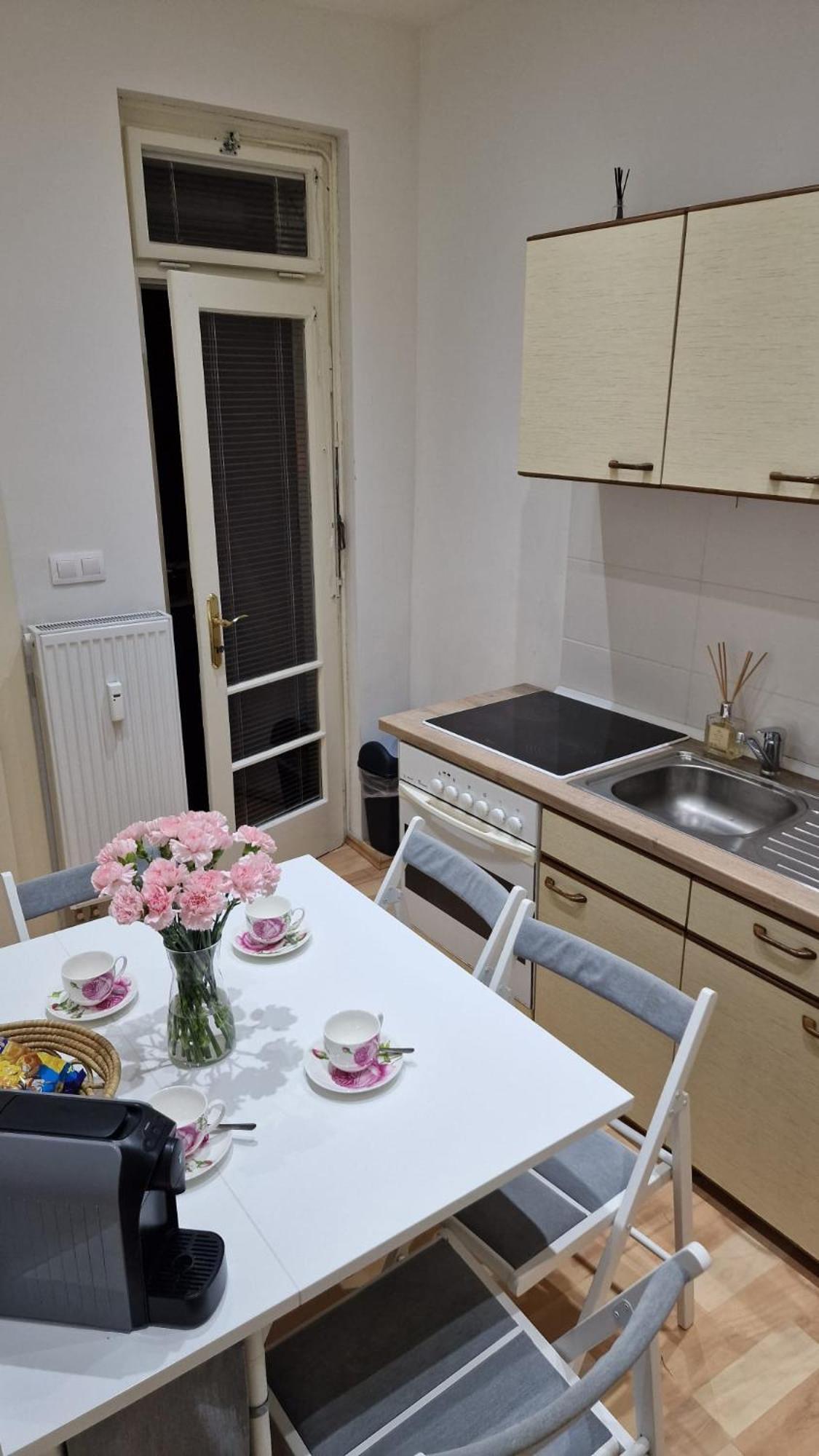 Apartment Flora - Late Check-Out At Noon 12 O Clock For Free Bratislava Extérieur photo